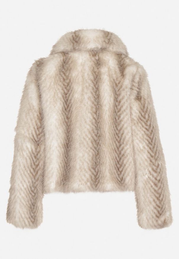 Born2be - Jasnobeżowa Kurtka Futerko o Prostym Kroju z Zapięciem na Suwak Tusiviela. Okazja: na co dzień. Typ kołnierza: golf. Kolor: beżowy. Materiał: futro. Styl: casual, elegancki