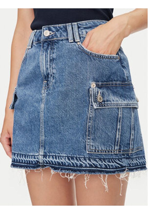 Guess Spódnica jeansowa W4YD52 D5B65 Niebieski Regular Fit. Kolor: niebieski. Materiał: bawełna