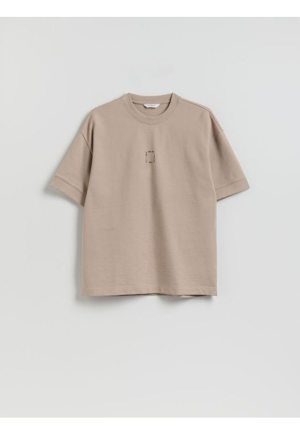 Reserved - T-shirt boxy z nadrukiem - beżowy. Kolor: beżowy. Materiał: dzianina, bawełna. Wzór: nadruk