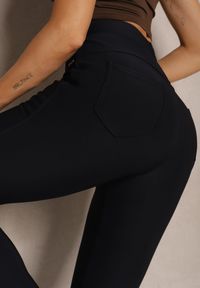 Renee - Granatowe Spodnie Skinny High Waist z Gumką w Talii Ivelbia. Okazja: na co dzień. Stan: podwyższony. Kolor: niebieski. Styl: casual