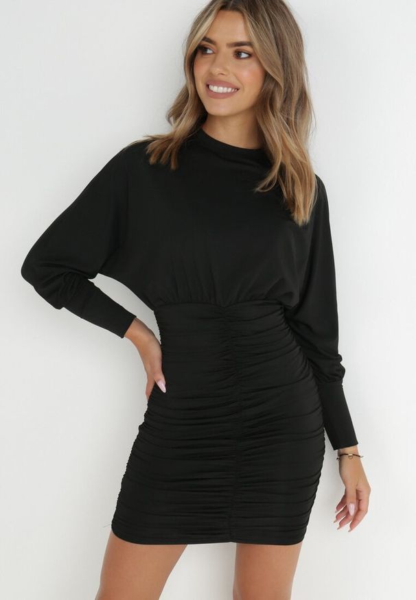 Born2be - Czarna Sukienka Sihn. Okazja: na co dzień. Kolor: czarny. Materiał: wiskoza. Typ sukienki: dopasowane, proste. Styl: casual, klasyczny