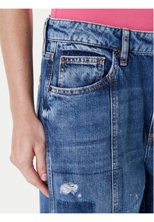 Guess Jeansy W5YG69 D5R01 Niebieski Tapered Fit. Kolor: niebieski