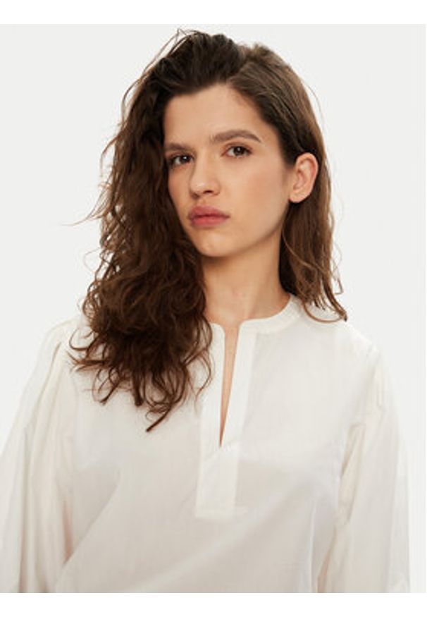 TOMMY HILFIGER - Tommy Hilfiger Bluzka WW0WW44059 Biały Relaxed Fit. Kolor: biały. Materiał: bawełna