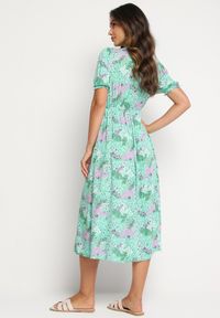 Born2be - Zielona Sukienka Midi z Głębokim Dekoltem i Gumką w Pasie z Wiskozy Arevik. Kolor: zielony. Materiał: wiskoza. Długość: midi #7