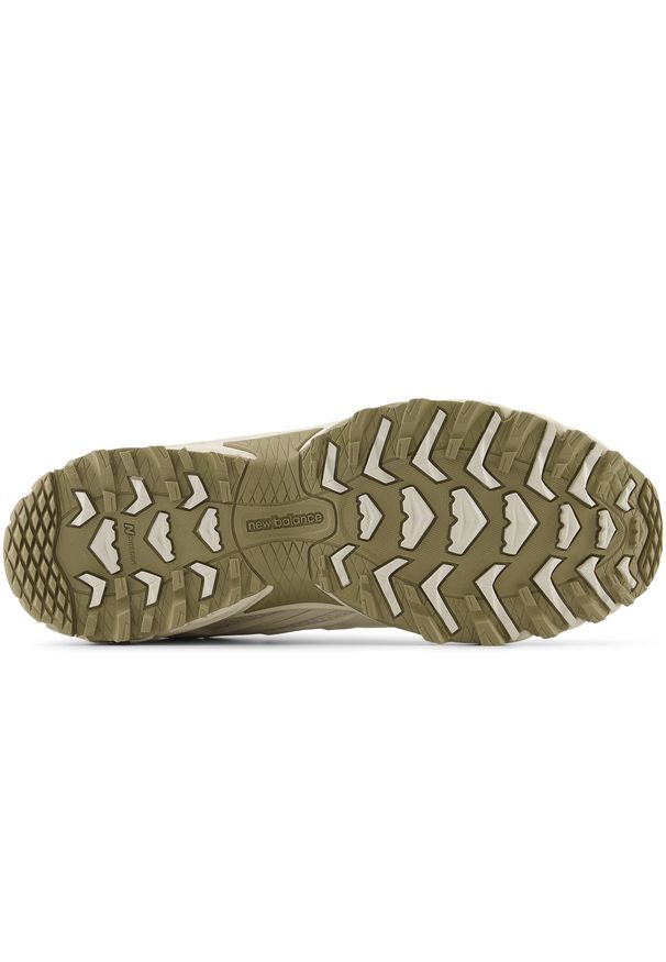 Buty męskie New Balance ML610DG – beżowe. Okazja: na co dzień. Kolor: beżowy. Materiał: guma, syntetyk, materiał. Wzór: nadruk. Sezon: lato