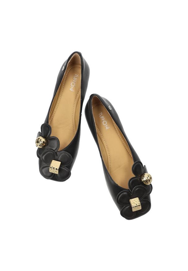 Czarne Czółenka Tuffoni Eleganckie Buty Damskie. Okazja: na co dzień. Zapięcie: bez zapięcia. Kolor: czarny. Szerokość cholewki: normalna. Wzór: aplikacja. Materiał: skóra. Obcas: na obcasie. Styl: elegancki. Wysokość obcasa: niski