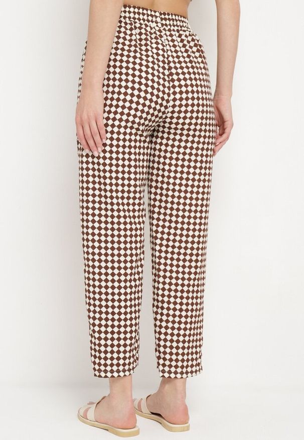 Born2be - Brązowo-Beżowe Spodnie z Wysokim Stanem i Gumką w Pasie Korolla. Okazja: na co dzień. Stan: podwyższony. Kolor: brązowy. Wzór: aplikacja. Styl: casual, elegancki