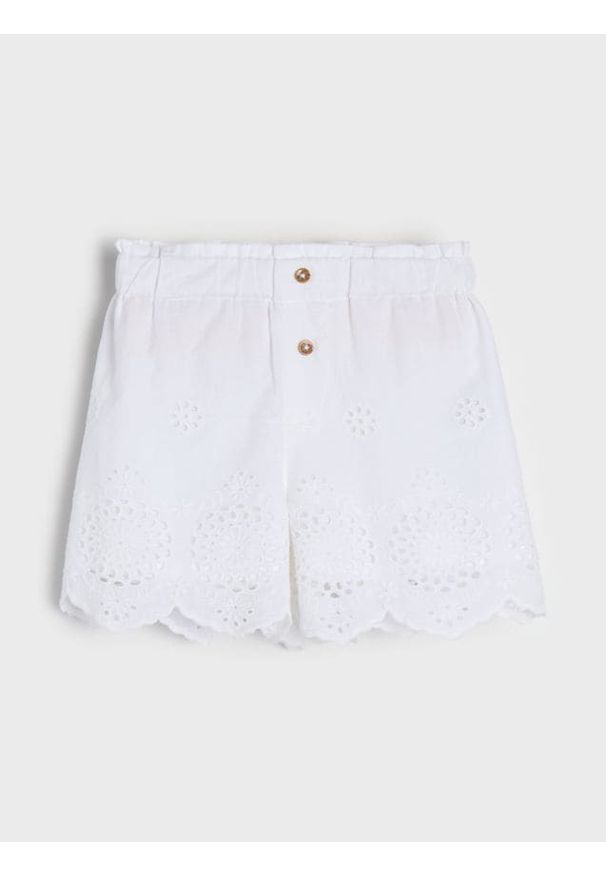 Sinsay - Szorty ażurowe z ozdobnymi guzikami - biały. Kolor: biały. Wzór: ażurowy