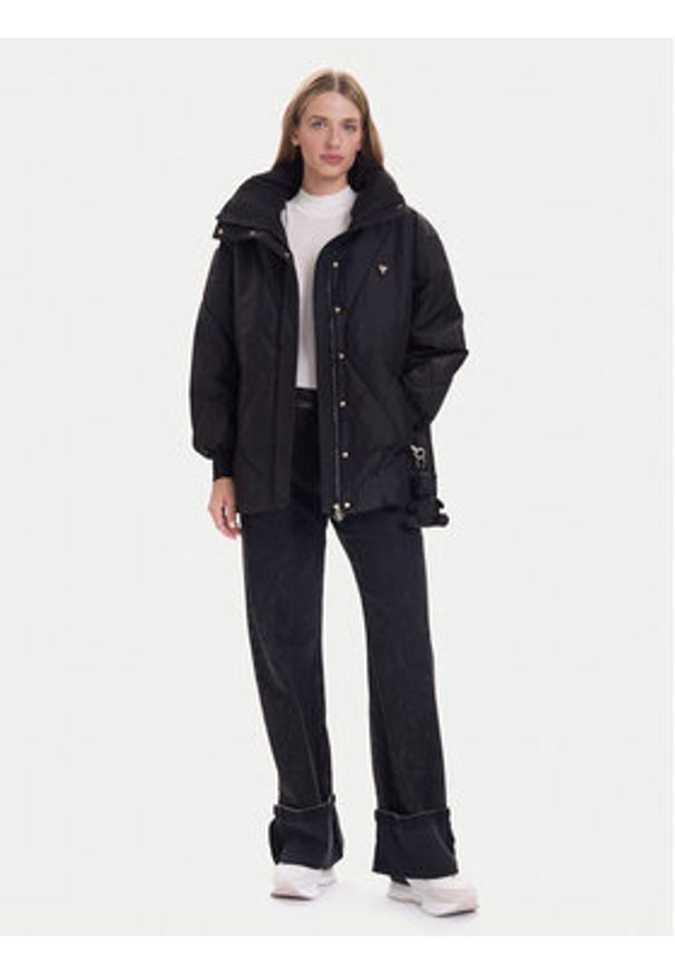 Guess Kurtka zimowa V5BL13 WHHZ2 Czarny Regular Fit. Kolor: czarny. Materiał: syntetyk. Sezon: zima
