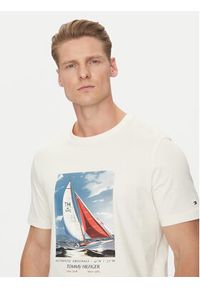 TOMMY HILFIGER - Tommy Hilfiger T-Shirt Color Photo Print MW0MW38615 Beżowy Regular Fit. Kolor: beżowy. Materiał: bawełna. Wzór: nadruk #5