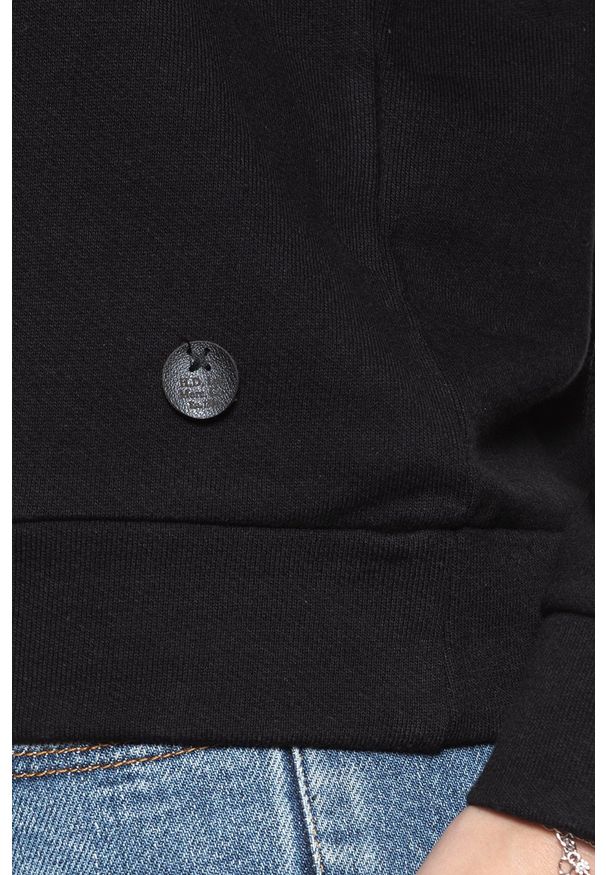 Lee - BLUZA LEE DAMSKA CORE CREWNECK SWS BLACK L53SDE01. Wzór: napisy