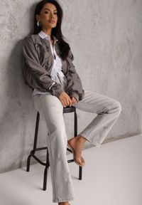 Renee - Jasnoszare Proste Jeansy z Bawełną High Waist Ozdobione Przetarciami Vimareas. Stan: podwyższony. Kolor: szary. Wzór: aplikacja #1