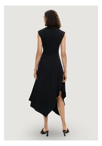 Desigual Sukienka codzienna VEST_LEYTER Czarny Egg Fit. Okazja: na co dzień. Kolor: czarny. Typ sukienki: proste. Styl: casual #2