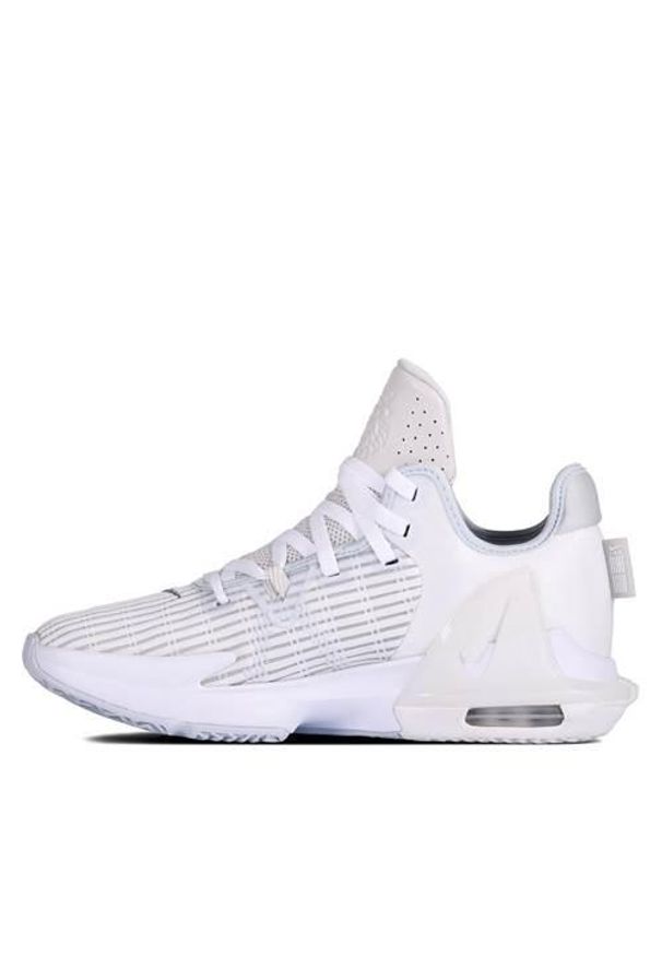 Buty koszykarskie męskie Nike Lebron. Kolor: biały. Materiał: materiał, syntetyk. Szerokość cholewki: normalna