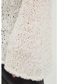 By Malene Birger sweter Pelira damski kolor beżowy lekki. Kolor: beżowy. Materiał: bawełna. Długość rękawa: długi rękaw. Długość: długie. Wzór: ze splotem. Styl: klasyczny #3