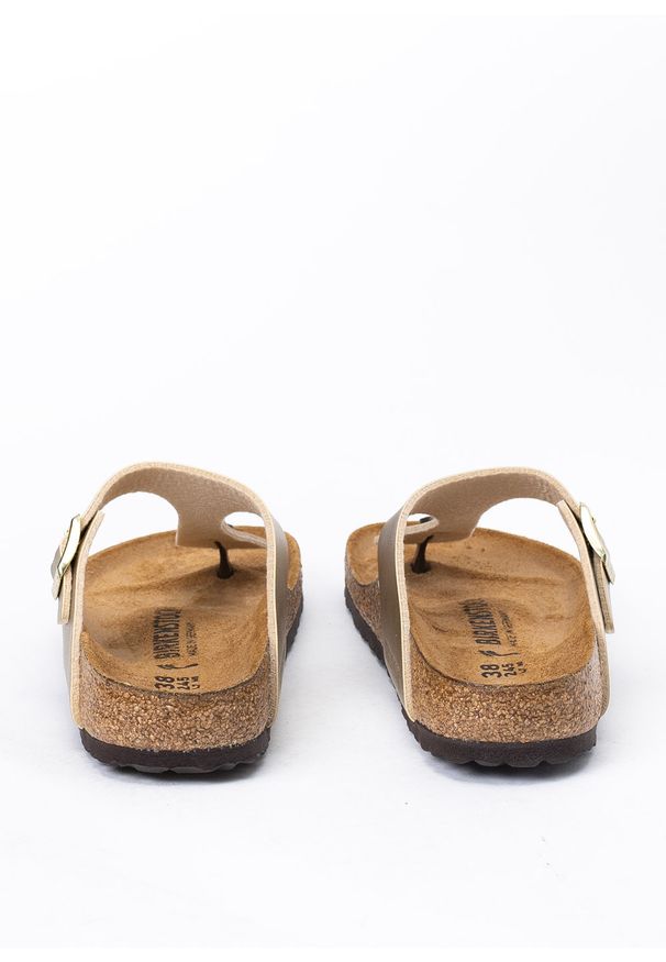 Birkenstock - Klapki damskie BIRKENSTOCK GIZEH BF. Okazja: na co dzień. Kolor: złoty. Materiał: materiał, skóra. Styl: wakacyjny, klasyczny, elegancki, casual