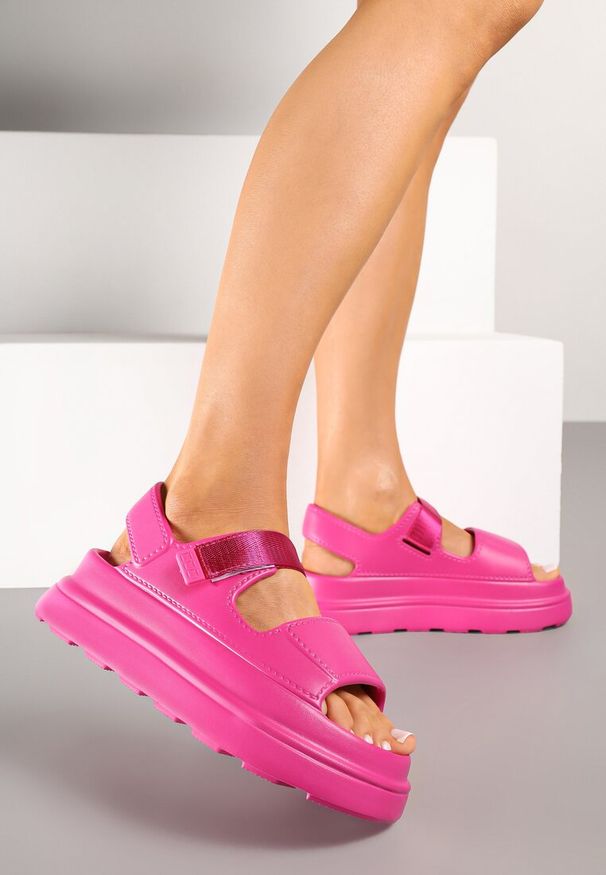 Born2be - Fuksjowe Piankowe Sandały Chunky na Grubej Podeszwie z Zapięciem na Rzep Obenae. Okazja: na co dzień. Zapięcie: rzepy. Kolor: różowy. Sezon: lato. Styl: casual