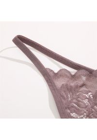 Intica - Stringi koronkowe z wycięciami na specjalne okazje Sangsuk. Kolor: czarny. Materiał: koronka. Wzór: koronka #6