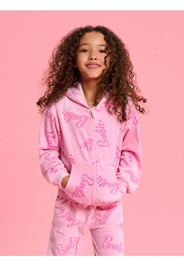 Sinsay - Bluza z kapturem Barbie - różowy. Typ kołnierza: kaptur. Kolor: różowy