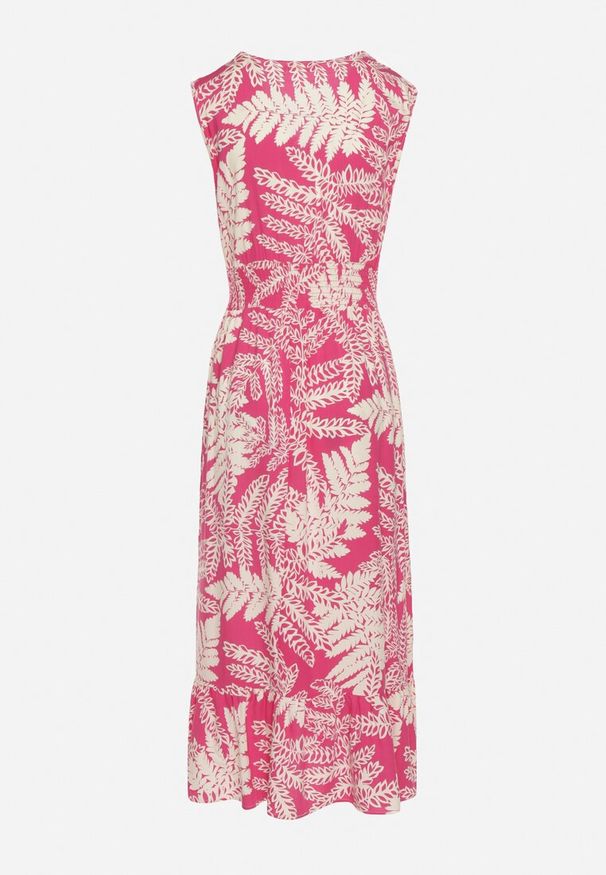 Born2be - Fuksjowa Wiskozowa Sukienka o Rozkloszowanym Kroju z Gumką w Pasie i Dekoltem w Serek Denesta. Okazja: na co dzień. Typ kołnierza: dekolt w serek. Kolor: różowy. Materiał: wiskoza. Styl: boho, elegancki, casual