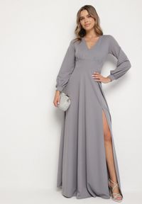 Born2be - Szara Rozkloszowana Sukienka Koktajlowa z Bufiastymi Rękawami i Rozcięciem na Nogę Erqellia. Okazja: na imprezę. Typ kołnierza: dekolt w serek. Kolor: szary. Styl: wizytowy #4