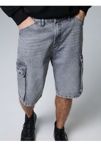 Sinsay - Luźne szorty cargo z efektem sprania - szary. Kolor: szary #1