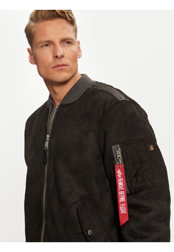 Alpha Industries Kurtka bomber 148122 Czarny Regular Fit. Kolor: czarny. Materiał: syntetyk