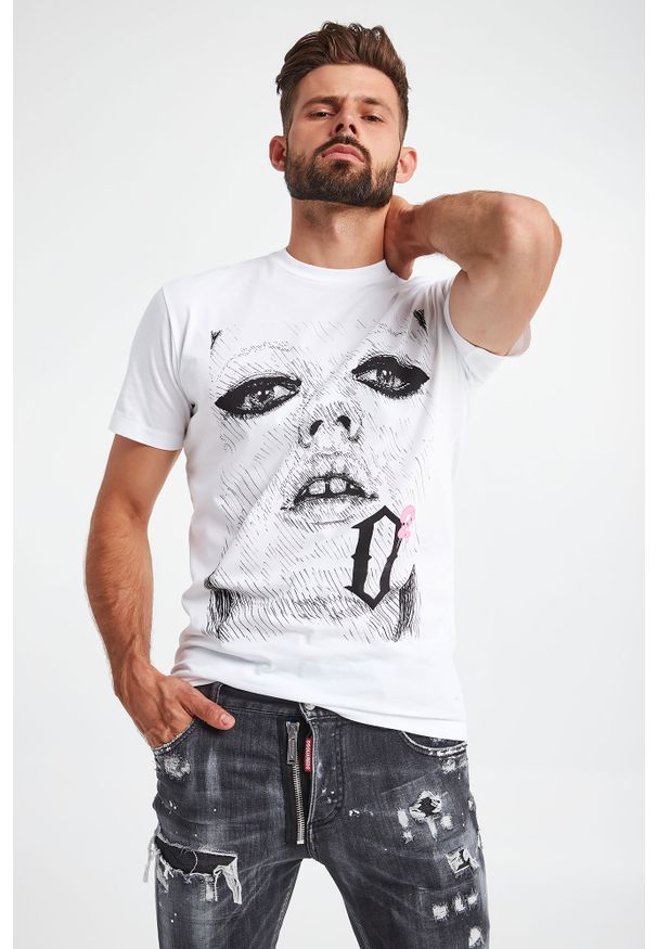 T-SHIRT DSQUARED2. Długość rękawa: krótki rękaw. Długość: krótkie. Wzór: napisy, nadruk