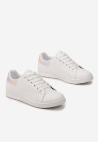 Born2be - Biało-Różowe Klasyczne Sneakersy z Gładkiej Ekoskóry z Brokatowym Zdobieniem Niretal. Kolor: biały, różowy, wielokolorowy. Wzór: aplikacja, gładki. Obcas: na płaskiej podeszwie #4