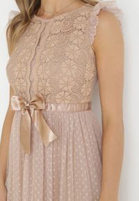 Born2be - Beżowa Koktajlowa Sukienka z Koronkową Górą i Tiulowym Dołem Sleda. Kolor: beżowy. Materiał: tiul, koronka. Styl: wizytowy