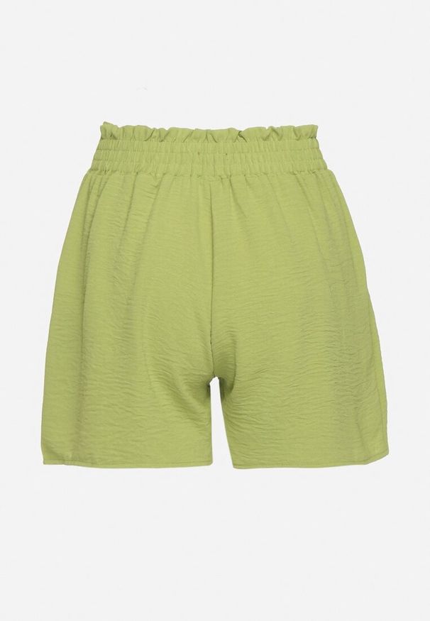 Born2be - Jasnozielone Szorty o Luźnym Kroju Bermudów z Gumką w Pasie i Wysokim Stanem Nitanea. Okazja: na co dzień. Stan: podwyższony. Kolor: zielony. Styl: casual