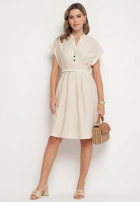Born2be - Beżowa Sukienka z Wiskozy o Rozkloszowanym Kroju z Paskiem Sepina. Okazja: na co dzień. Typ kołnierza: dekolt w serek. Kolor: beżowy. Materiał: wiskoza. Długość rękawa: krótki rękaw. Wzór: aplikacja. Sezon: lato. Styl: casual, elegancki, klasyczny #3