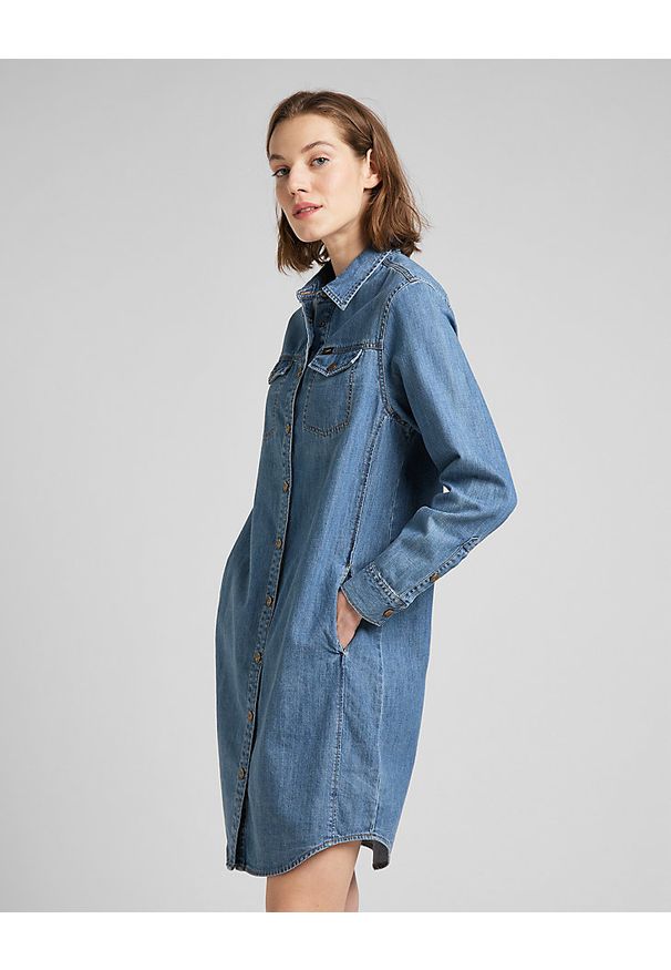 Lee - LEE SHIRT DRESS DAMSKA SUKIENKA JEANSOWA DŻINS MID STONE L50DPLVK 112145226. Materiał: jeans