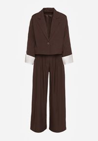 Renee - Ciemnobrązowy Garniturowy Komplet Marynarka i Spodnie z Kontrastującymi Zdobieniami Davirielle. Kolor: brązowy. Wzór: aplikacja #3