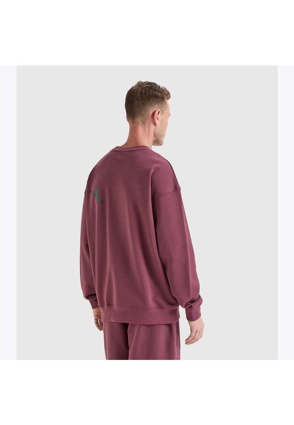 Diadora - Bluza DIADORA SWEATSHIRT CREW MANIFESTO. Kolor: fioletowy