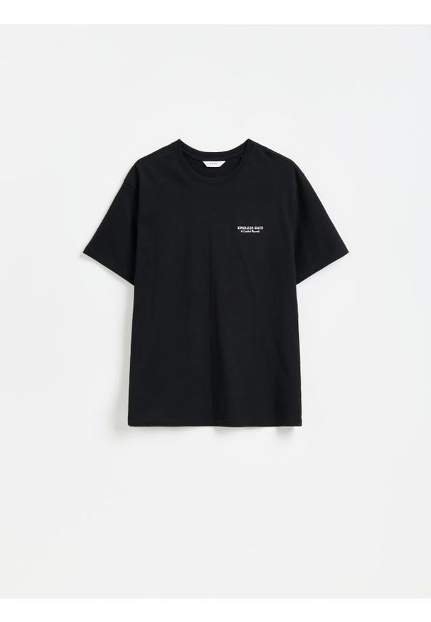 Reserved - T-shirt comfort z nadrukiem na plecach - czarny. Kolor: czarny. Materiał: bawełna, dzianina. Wzór: nadruk