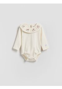 Reserved - Bawełniane body z haftem - złamana biel. Materiał: bawełna. Wzór: haft #1