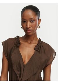 Guess Sukienka koktajlowa W6GK87 W2111 Brązowy ciemny Regular Fit. Kolor: brązowy. Materiał: wiskoza. Styl: wizytowy #2