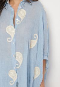 Born2be - Niebieska Bawełniana Koszula o Kroju Nietoperza z Haftami Lilariela. Okazja: na co dzień. Kolor: niebieski. Materiał: bawełna. Wzór: haft. Styl: elegancki, casual