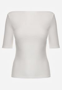 Born2be - Biały Wiskozowy T-shirt o Dopasowanym Kroju z Dekoltem w Łódkę Idahphaeia. Okazja: na co dzień, na spotkanie biznesowe, do pracy. Kolor: biały. Materiał: wiskoza. Wzór: aplikacja. Styl: biznesowy, casual, klasyczny #3