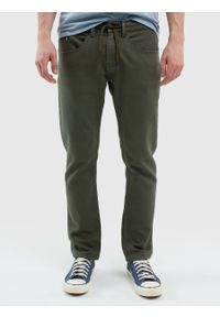 Big-Star - Spodnie joggers męskie khaki Joggse 303. Okazja: na co dzień. Kolor: zielony. Styl: casual