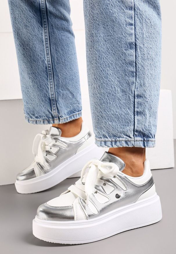 Born2be - Biało-Srebrne Sneakersy na Platformie Revin. Kolor: biały. Obcas: na platformie