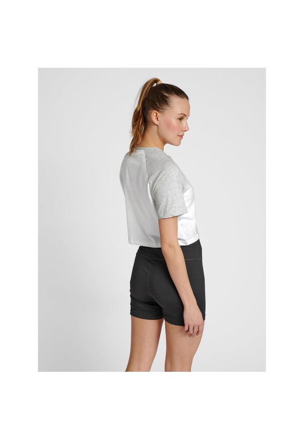 Damska koszulka crop top Hummel Legacy Naya. Kolor: szary. Sezon: lato. Sport: piłka nożna