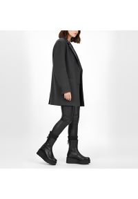 Botki damskie Maciejka, na grubej platformie skórzana licowa cholewka za kostkę i zapinane na zamek, czarne, A7161-01-00-7. Okazja: na co dzień. Wysokość cholewki: za kostkę. Zapięcie: zamek. Kolor: czarny. Materiał: skóra. Szerokość cholewki: normalna. Obcas: na platformie. Styl: elegancki, casual #7