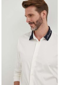 Armani Exchange koszula męska kolor beżowy regular z kołnierzykiem klasycznym. Typ kołnierza: kołnierzyk klasyczny. Kolor: beżowy. Materiał: tkanina. Styl: klasyczny #1
