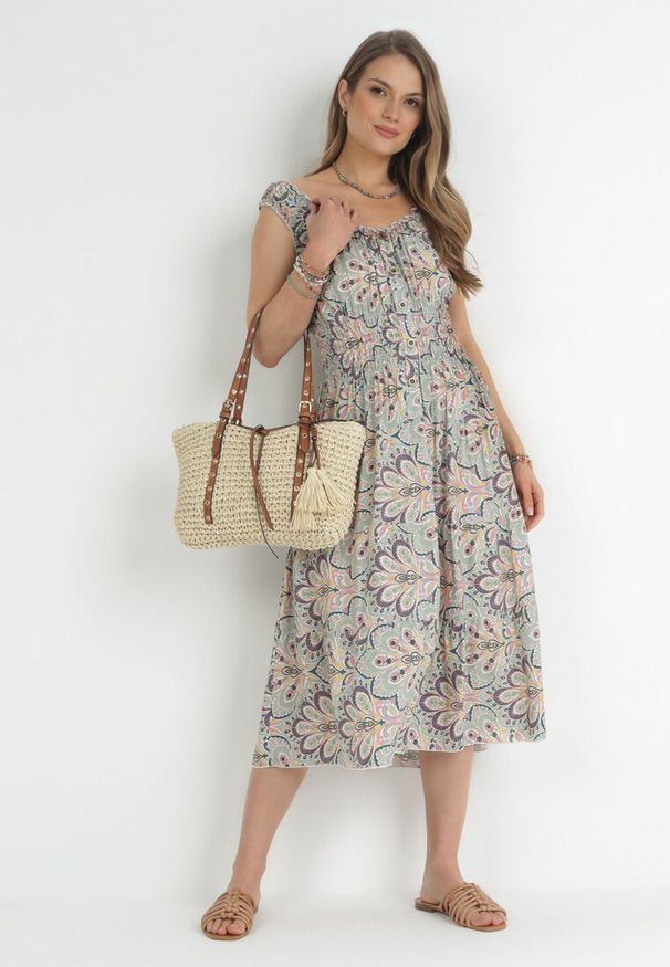 Born2be - Miętowo-Różowa Rozkloszowana Sukienka Midi na Szerokich Ramiączkach z Gumkami w Pasie Anelanie. Typ kołnierza: kołnierz z falbankami. Kolor: miętowy. Długość rękawa: na ramiączkach. Wzór: aplikacja, kwiaty. Długość: midi