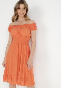 Born2be - Pomarańczowa Sukienka Chloromene. Kolor: pomarańczowy. Materiał: tkanina, wiskoza. Sezon: wiosna, lato. Długość: midi #1