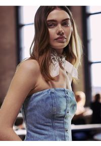 Reserved - Krótki jeansowy top - niebieski. Kolor: niebieski. Materiał: jeans. Długość: krótkie #1