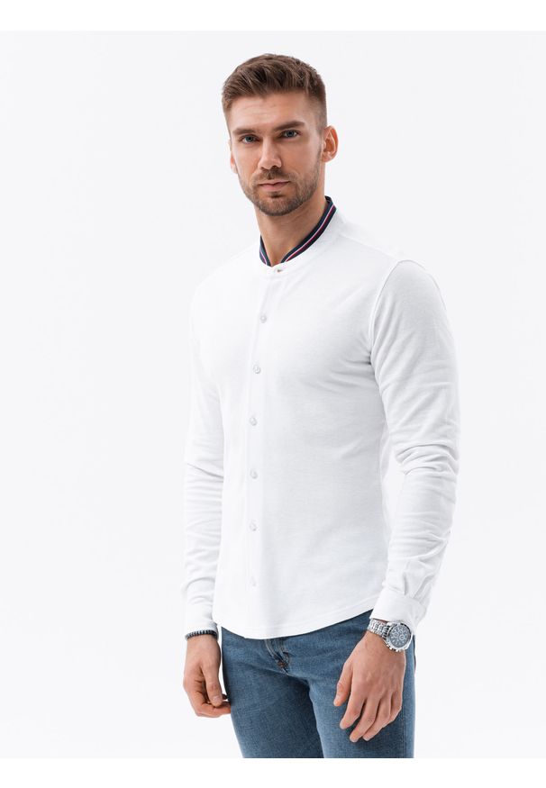 Ombre Clothing - Koszula męska dzianinowa z długim rękawem - biała V1. Typ kołnierza: kołnierzyk stójkowy. Kolor: biały. Materiał: dzianina. Długość rękawa: długi rękaw. Długość: długie. Wzór: kolorowy