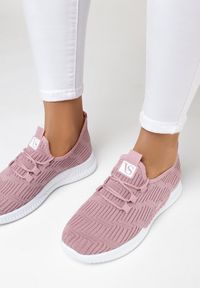 Born2be - Różowe Buty Sportowe Westtide. Nosek buta: okrągły. Zapięcie: bez zapięcia. Kolor: różowy. Materiał: materiał. Szerokość cholewki: normalna. Wzór: aplikacja #6
